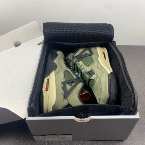 Jordan 4 Retro Undefeated - 15