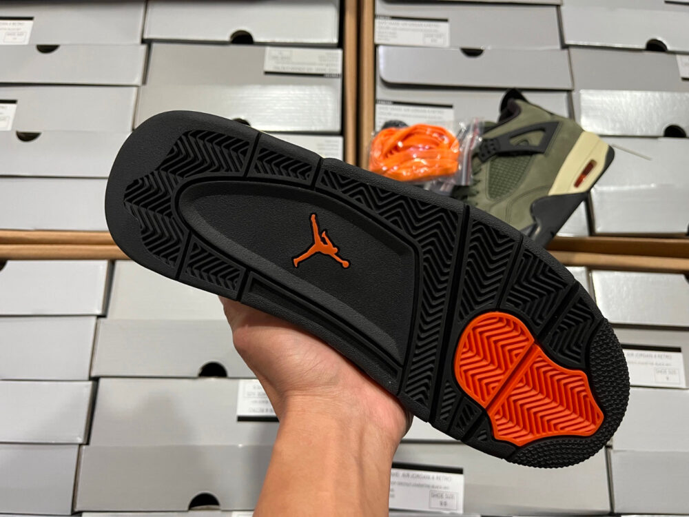 Jordan 4 Retro Undefeated - 30