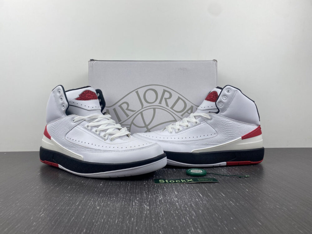 Jordan 2 Retro OG Chicago (2022) - 10