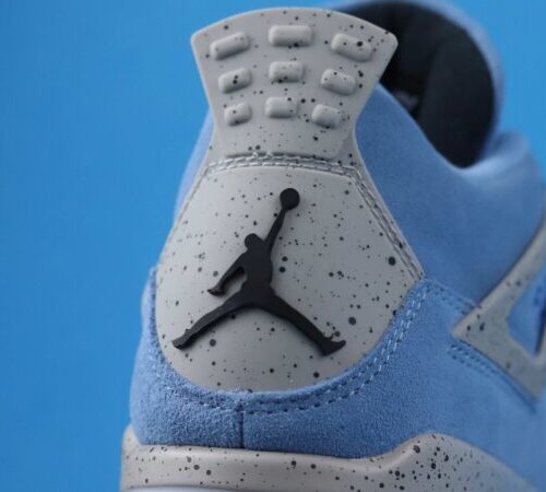 Jordan 4 Retro University Blue - 3