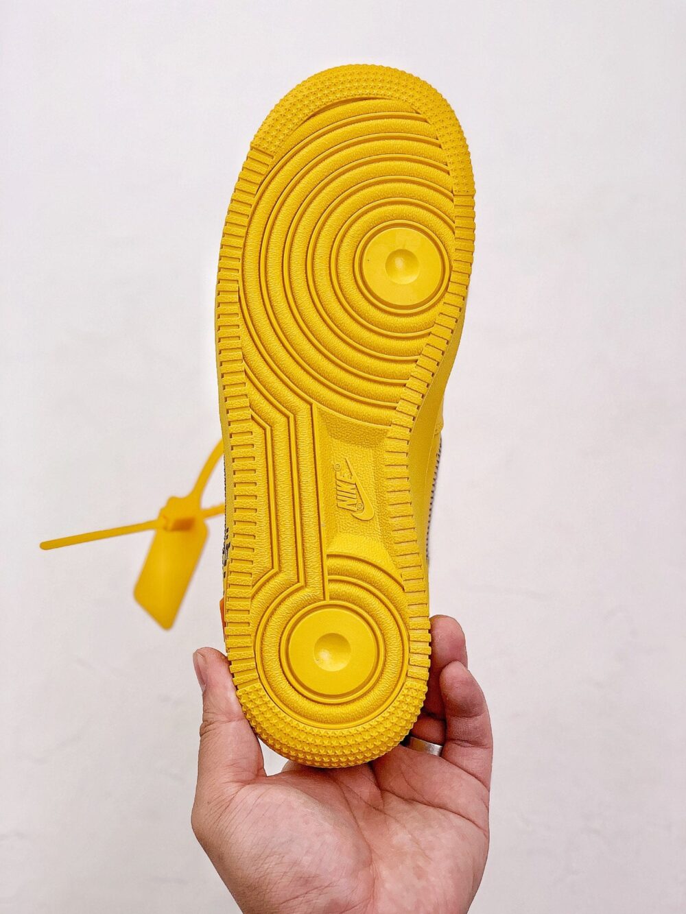 Nike Air Force 1 Low OFF-WHITE University Gold Metallic Silver - 7