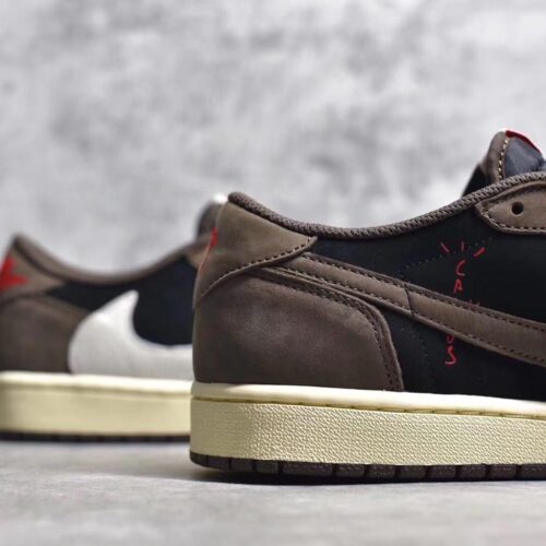 Travis Scott X Air Jordan 1 Low Mocha - 5