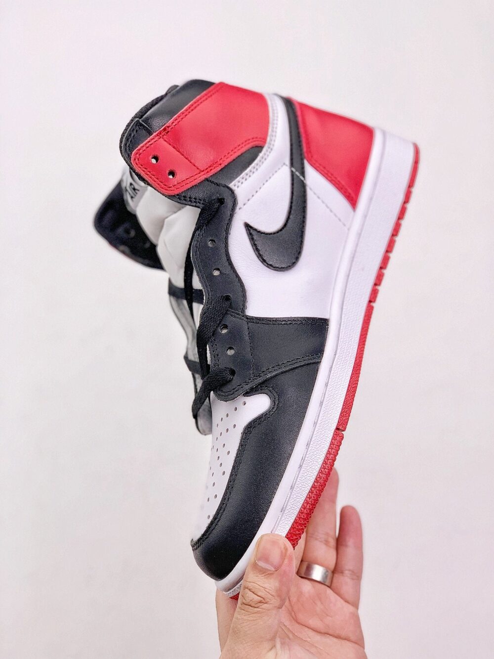 Jordan 1 Retro Black Toe (2016) - 8