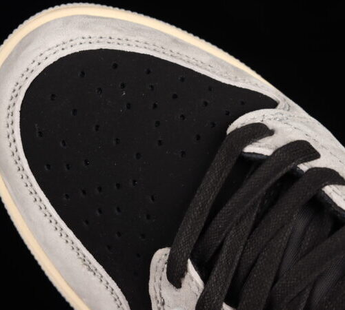 Travis Scott x Air Jordan 1 Low Smoke Grey-Black - 11