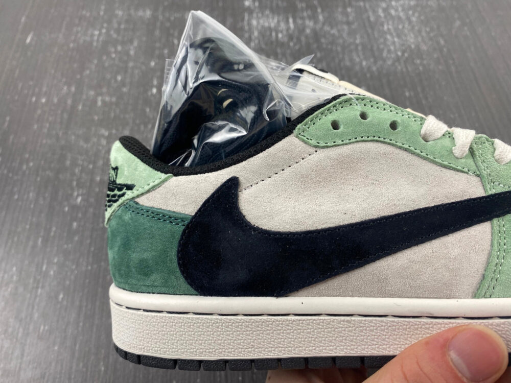 Travis Scott x Air Jordan 1 Green Black - 5