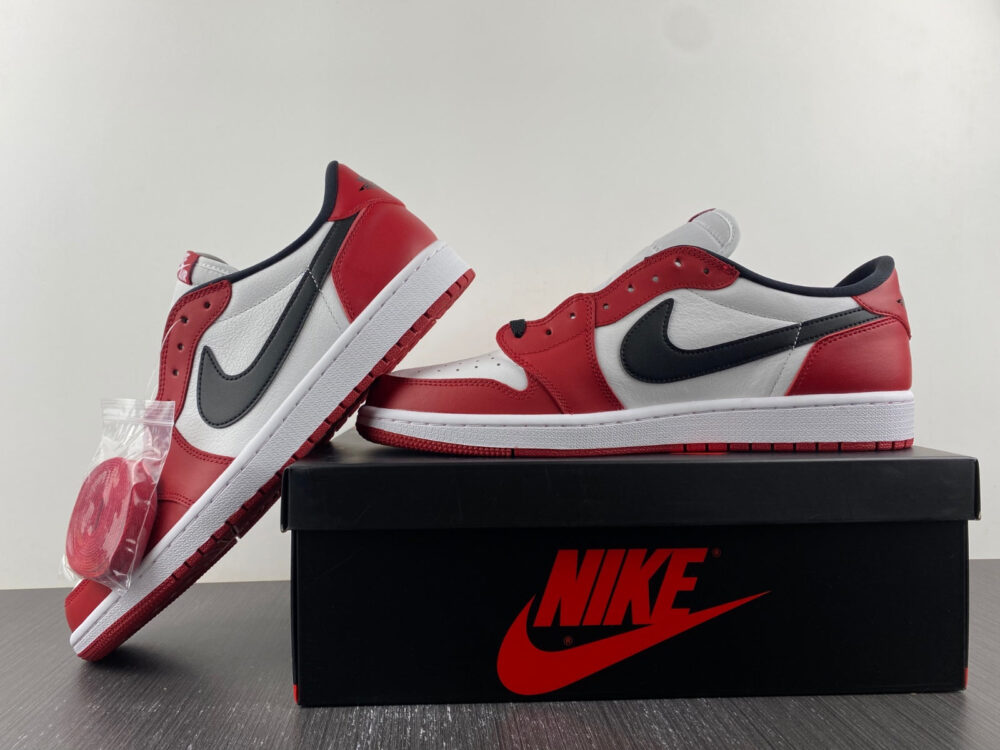 Jordan 1 Retro Low Chicago (2016) - 14