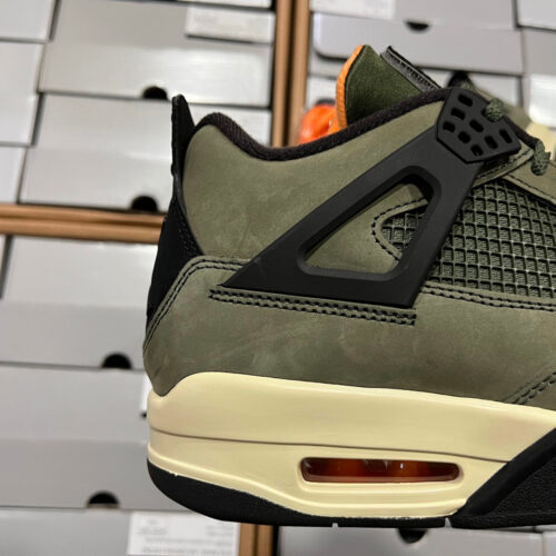 Jordan 4 Retro Undefeated - 9