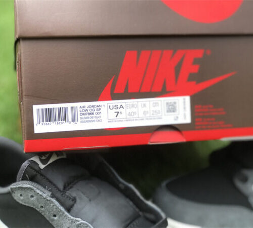 Travis Scott x Air Jordan 1 Low OG Black/Phantom - 4