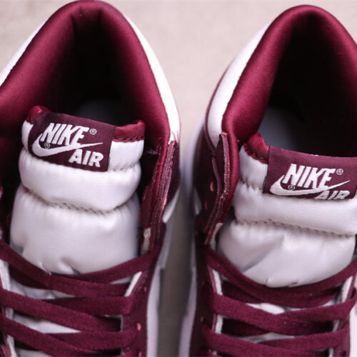 Jordan 1 Retro High OG Bordeaux - 3