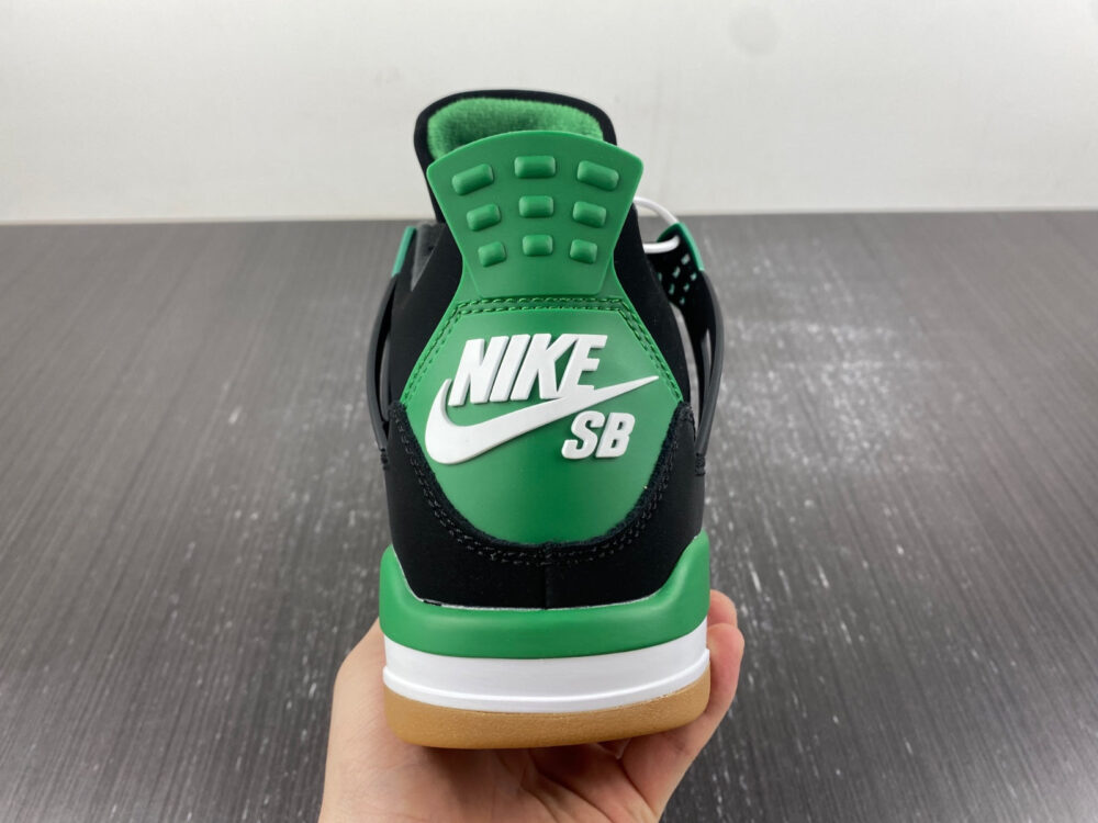 Nike SB x Air Jordan 4 Alternate Black - 3