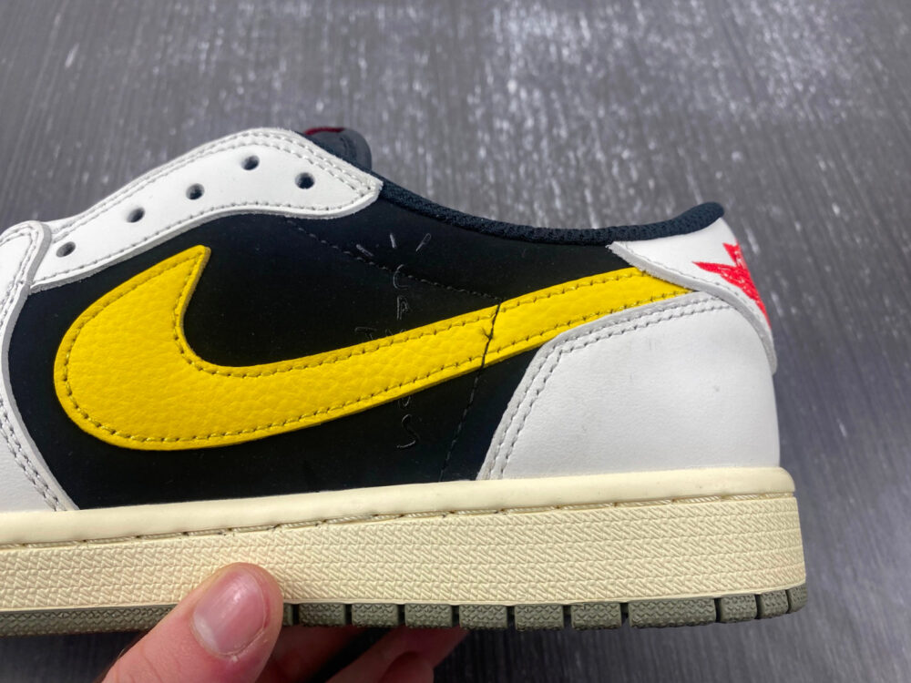 Travis Scott x Air Jordan 1 Yellow White - 7