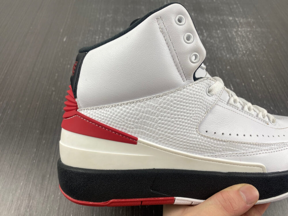Jordan 2 Retro OG Chicago (2022) - 13