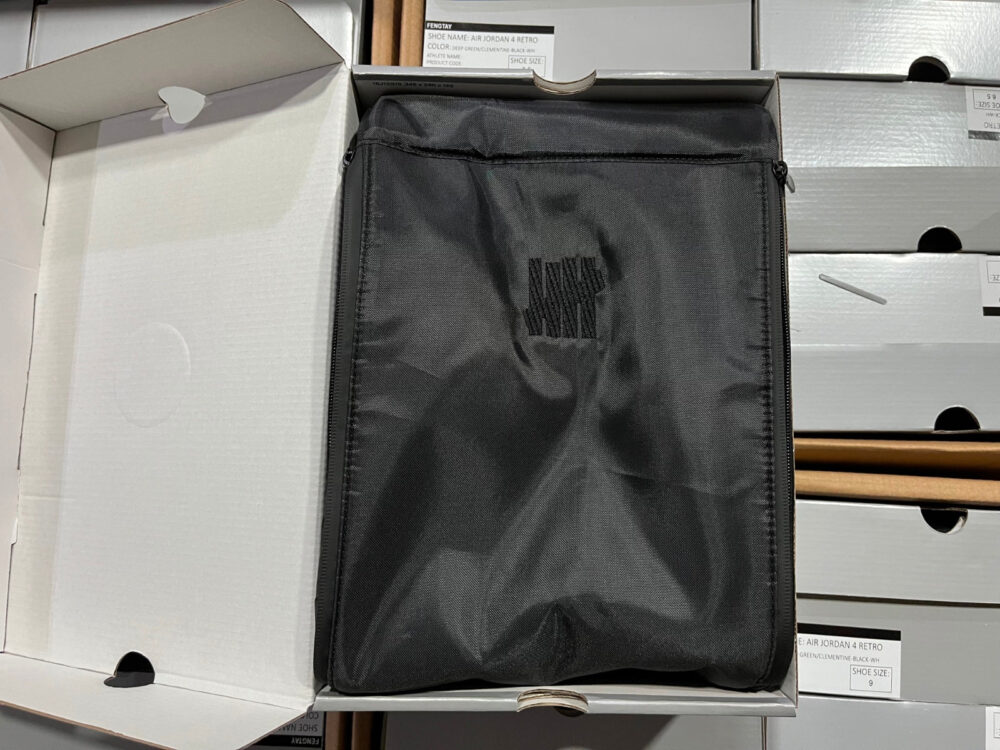 Jordan 4 Retro Undefeated - 5