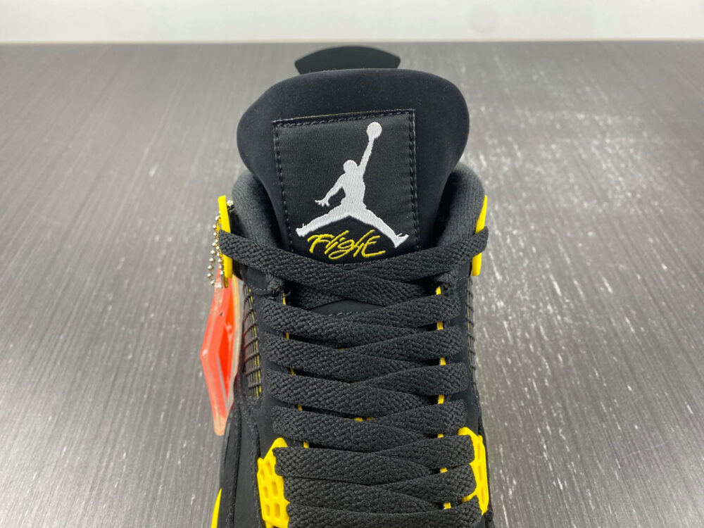Jordan 4 Retro Thunder - 16