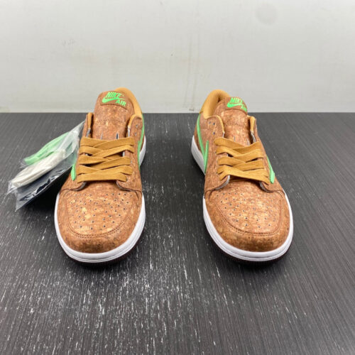 Travis Scott x Air Jordan 1 Brown and Green - 2