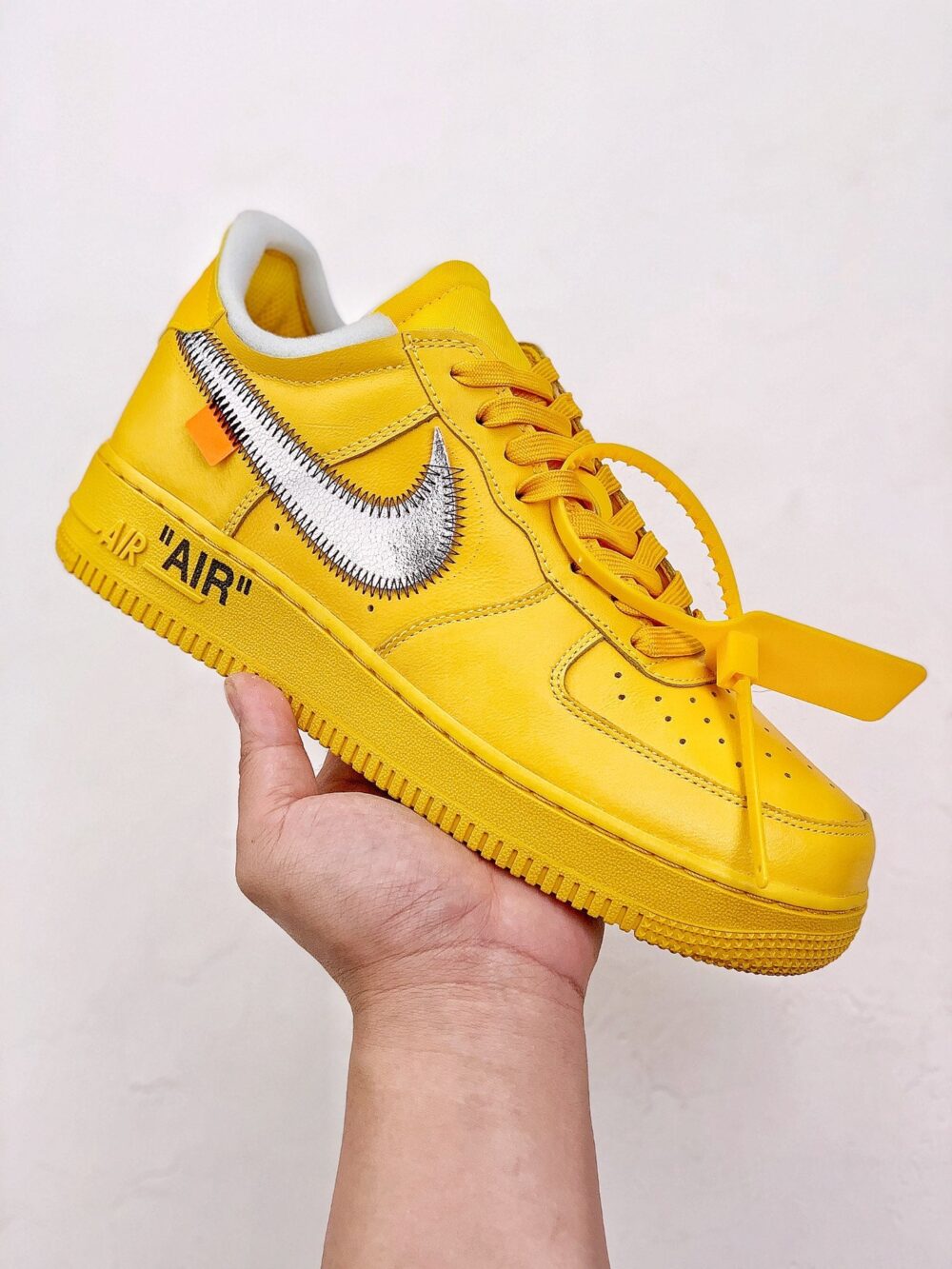 Nike Air Force 1 Low OFF-WHITE University Gold Metallic Silver - 13