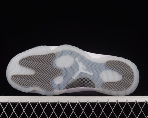Jordan 11 Retro Low, Cool Grey - 5