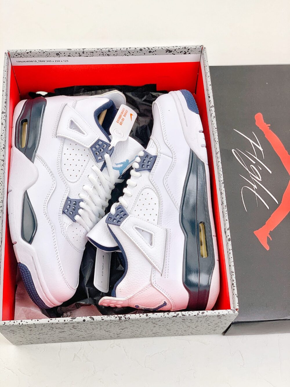 Jordan 4 Retro Columbia - 2