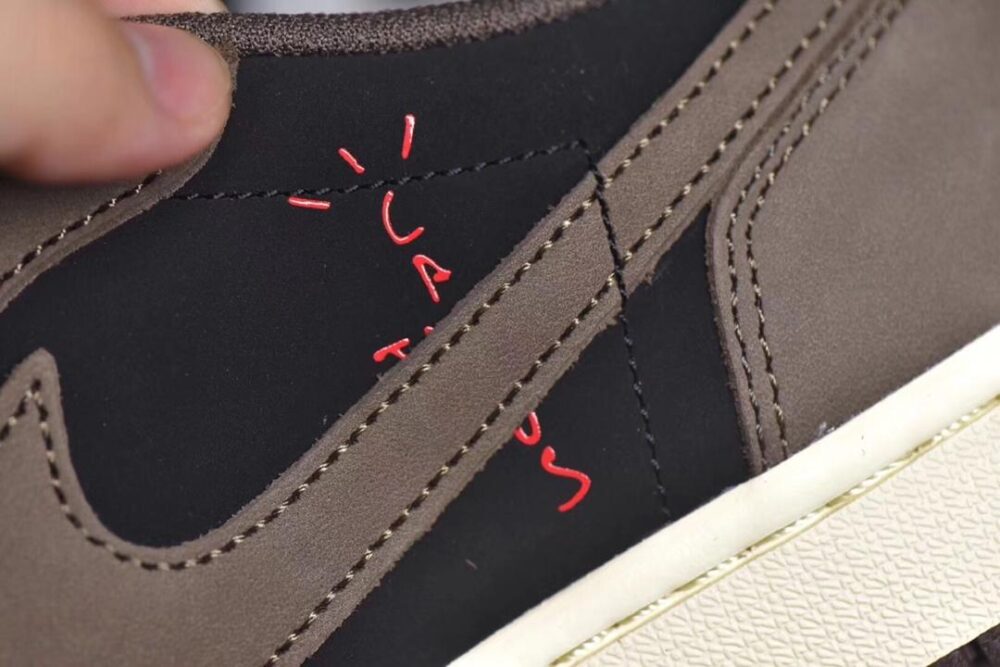 Travis Scott X Air Jordan 1 Low Mocha - 3