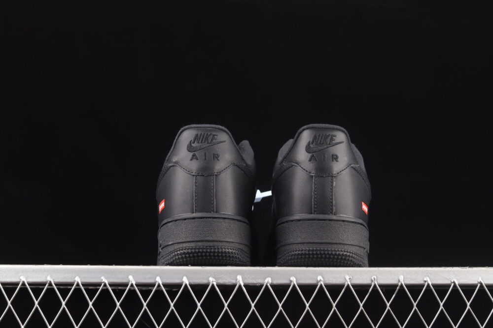 Nike Air Force 1 Low Supreme Black - 5