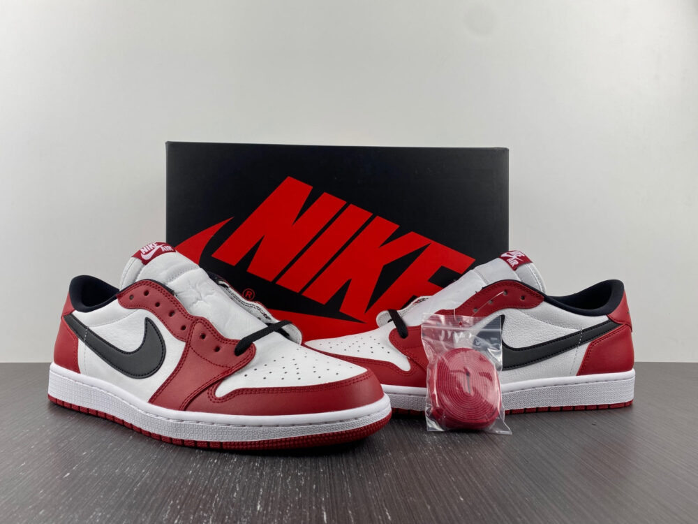 Jordan 1 Retro Low Chicago (2016) - 17