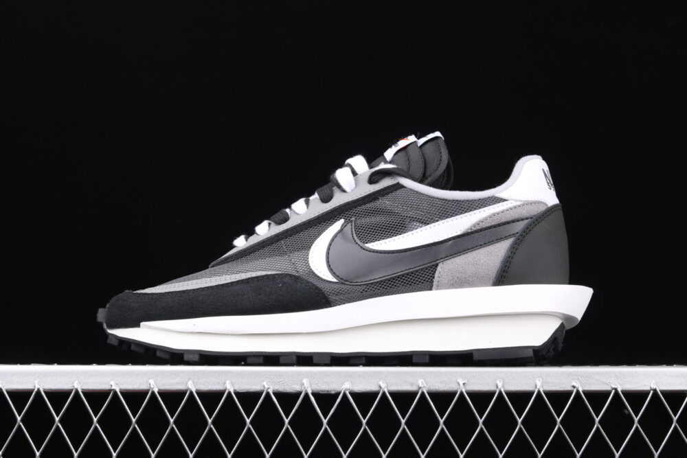 Sacai x Nike LD Waffle Black - 4