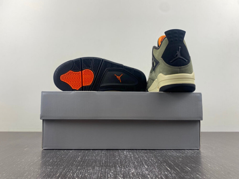 Jordan 4 Retro Undefeated - 13