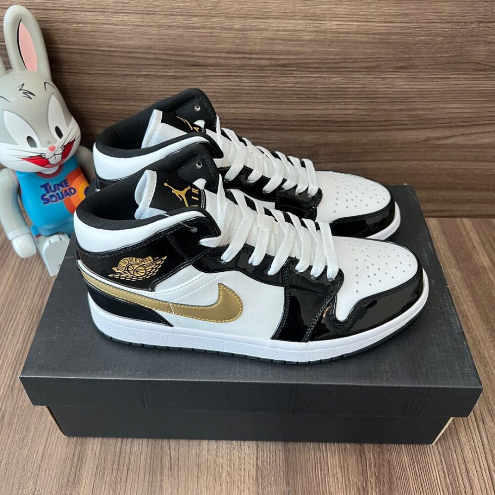 Air Jordan 1 High OG Gold - 5