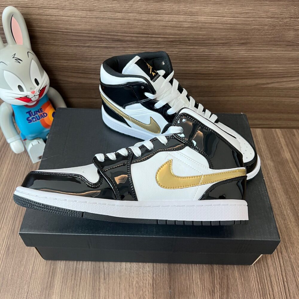 Air Jordan 1 High OG Gold - 4