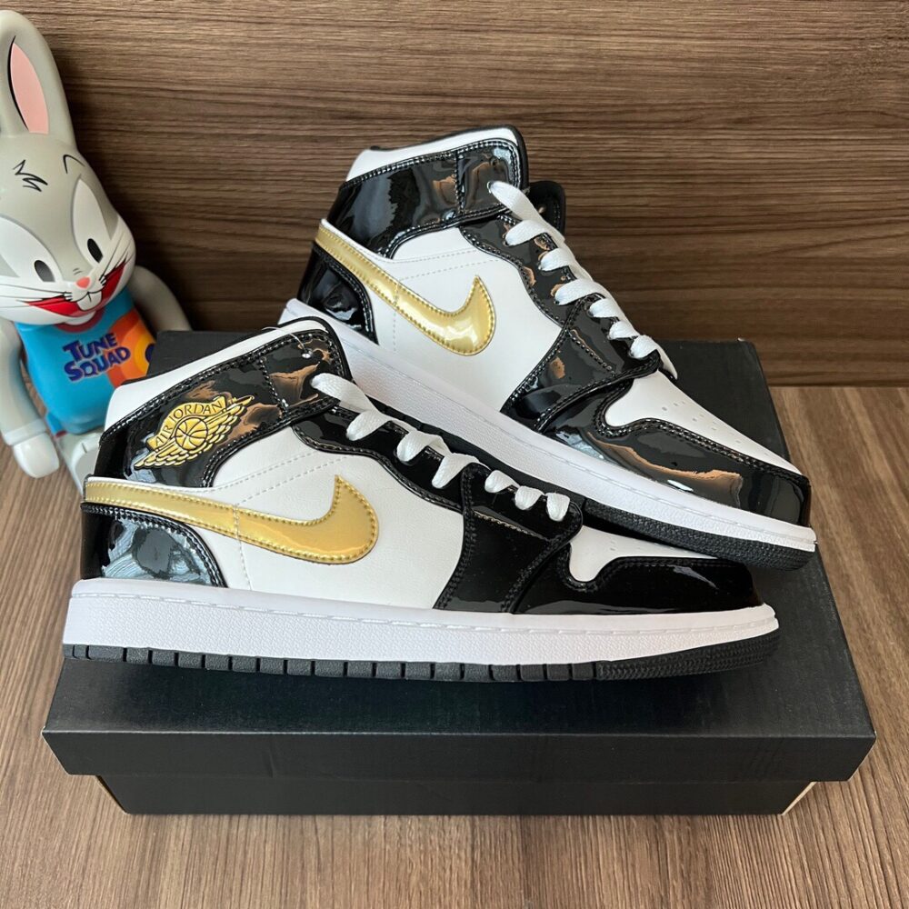 Air Jordan 1 High OG Gold - 6